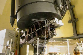 The Sandiford Cassegrain Eschelle Spectrometer (bottom) is shown here mated to t