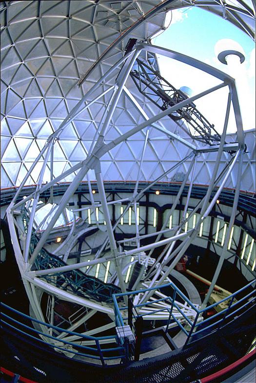 The Hobby-Eberly Telescope (HET) at McDonald Observatory. Credit: Thomas A. Sebr